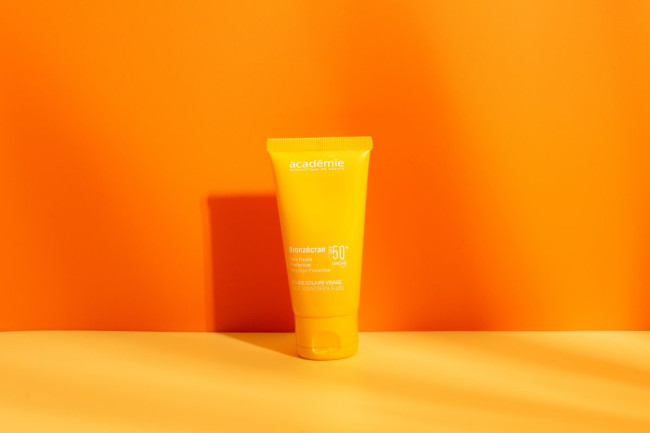 Académie BRONZECRAN Солнцезащитный флюид для лица SPF 50+, 50 мл (Академи Бронзкран)